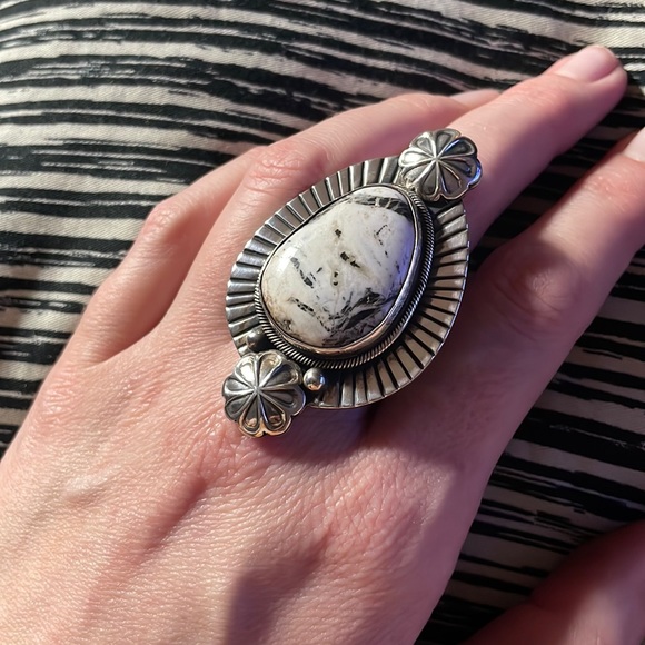 DISCONTINUED GOLD LEW “The Kelby” White Buffalo Ring size 8 - Picture 4 of 5